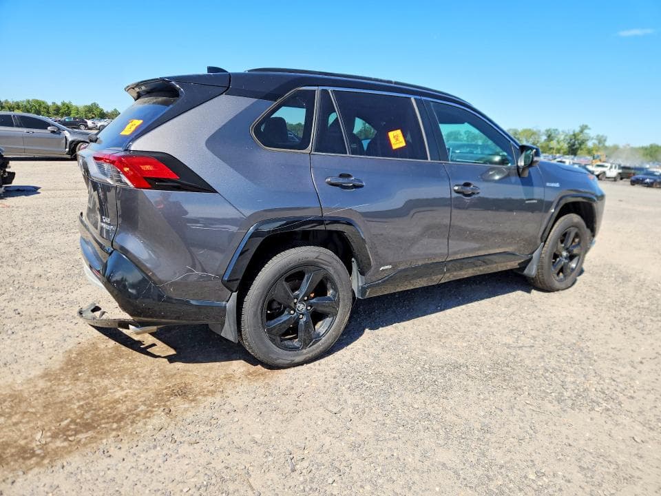 2020 TOYOTA RAV4 XSE 3