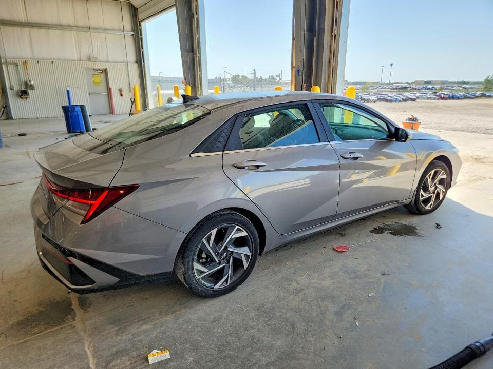 2025 HYUNDAI ELANTRA SEL 3
