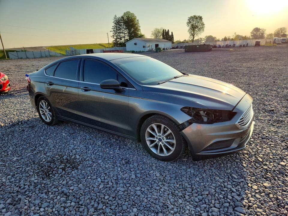 2017 FORD FUSION SE 4