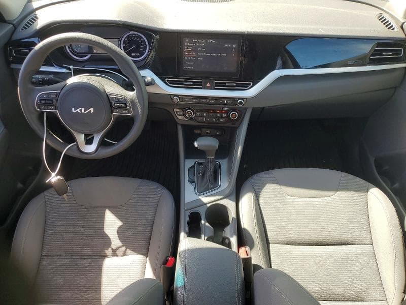 2022 KIA NIRO LX 8