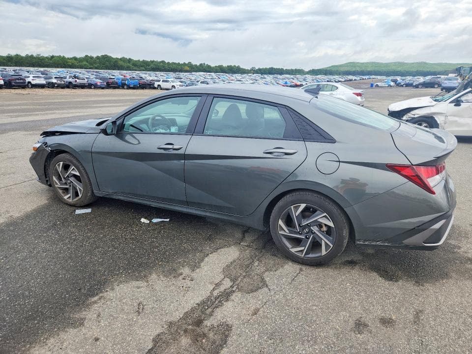 2025 HYUNDAI ELANTRA SEL SPORT 2