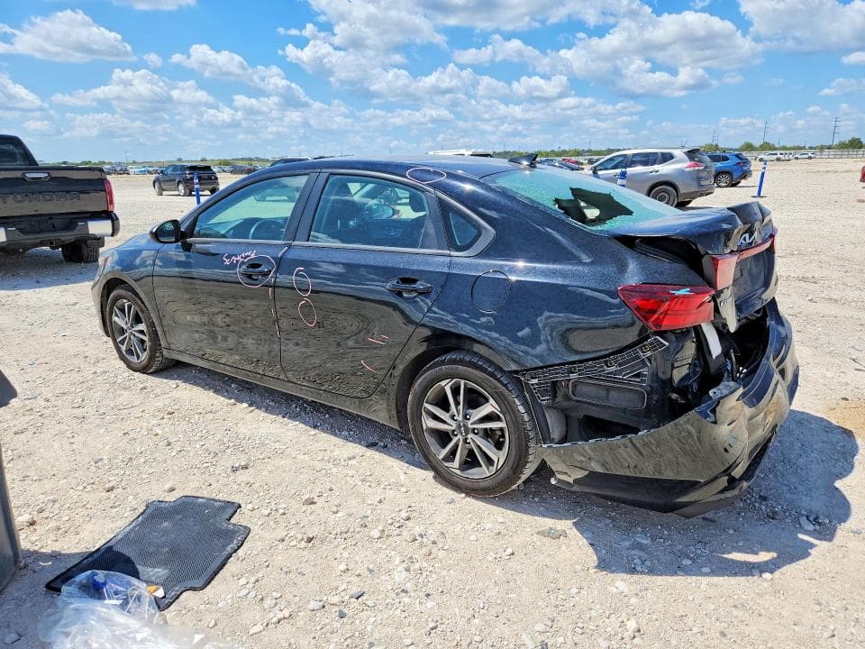 2024 KIA FORTE LXS 2