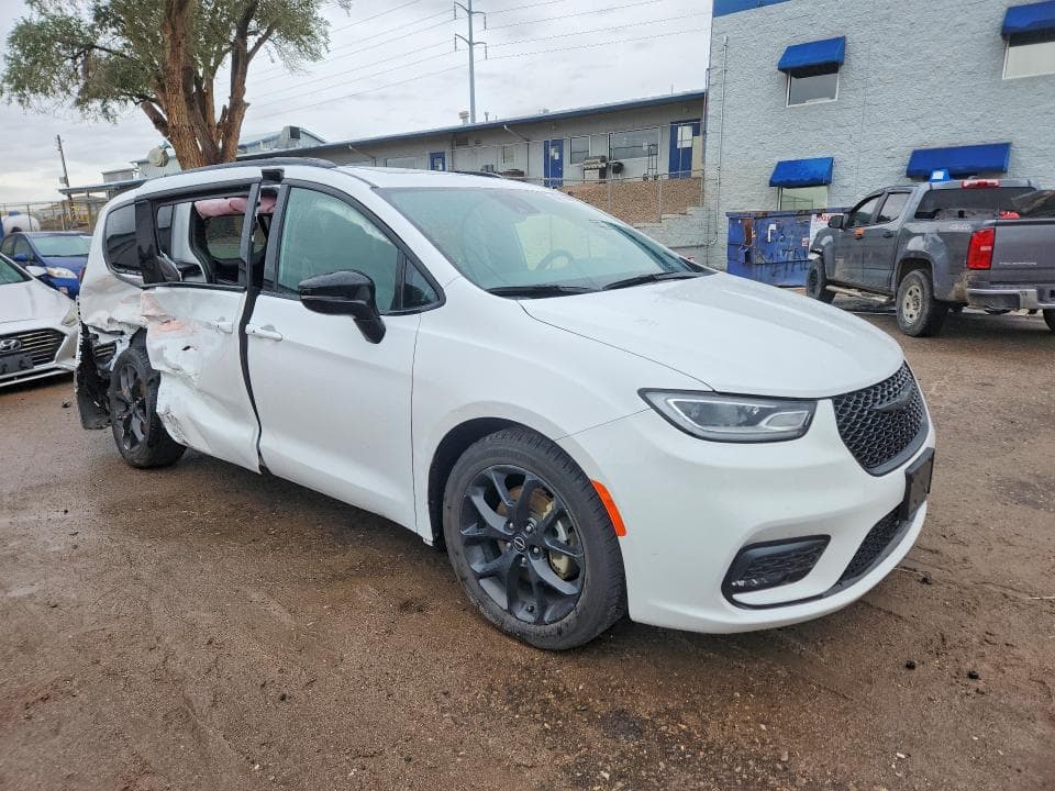 2025 CHRYSLER PACIFICA LIMITED 4