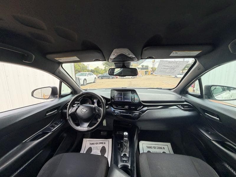 2019 TOYOTA C-HR LE 9
