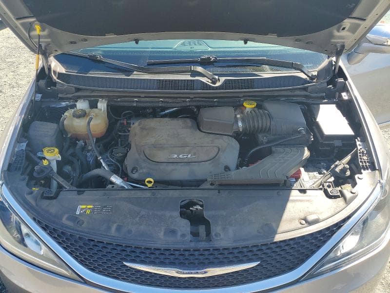 2017 CHRYSLER PACIFICA LIMITED 12