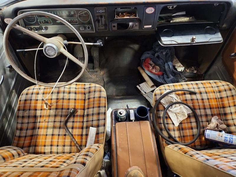 1966 CHEV SUBURBAN 8