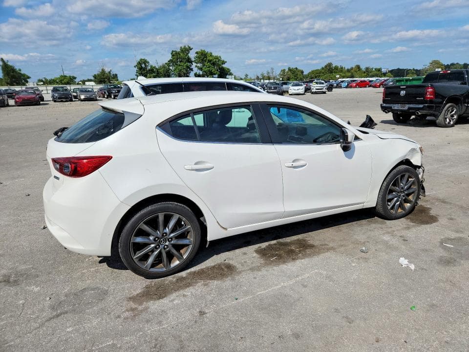 2018 MAZDA 3 TOURING 3