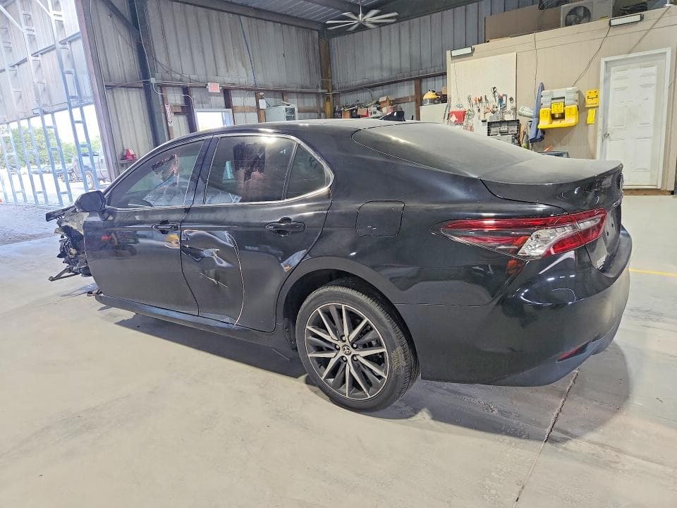 2023 TOYOTA CAMRY XLE 2