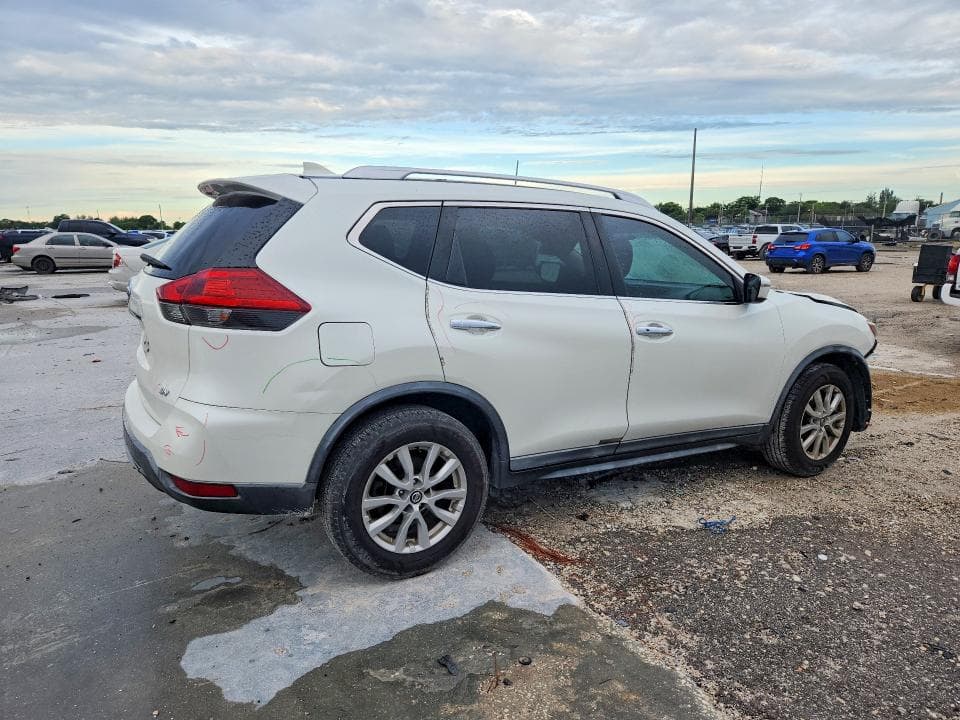 2018 NISSAN ROGUE SV 3