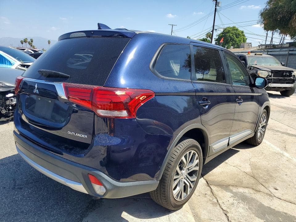 2017 MITSUBISHI OUTLANDER ES 3