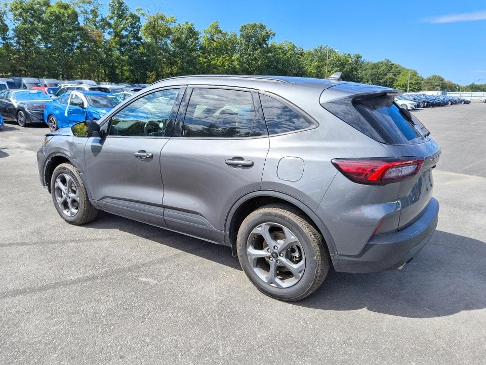 2025 FORD ESCAPE ST LINE 2