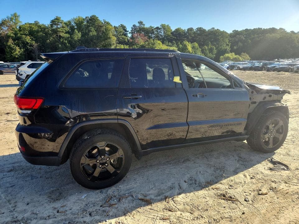 2019 JEEP GRAND CHEROKEE LAREDO 3