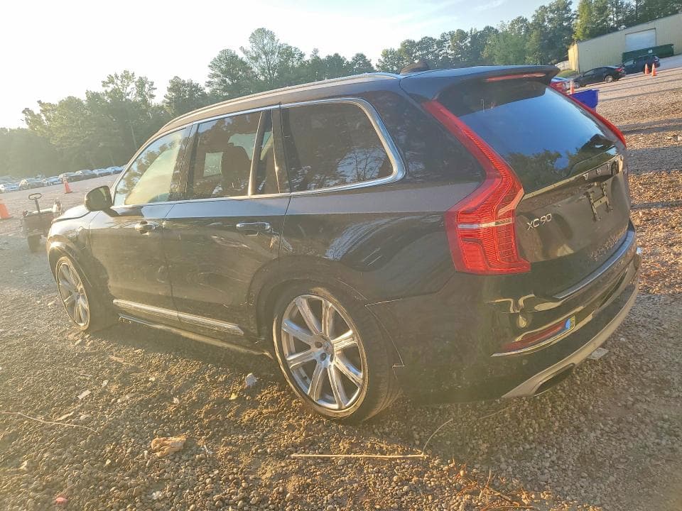 2017 VOLVO XC90 T8 2