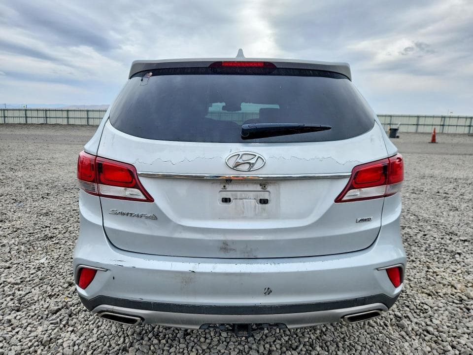 2017 HYUNDAI SANTA FE SE 6