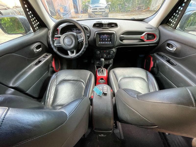 2020 JEEP RENEGADE TRAILHAWK 9