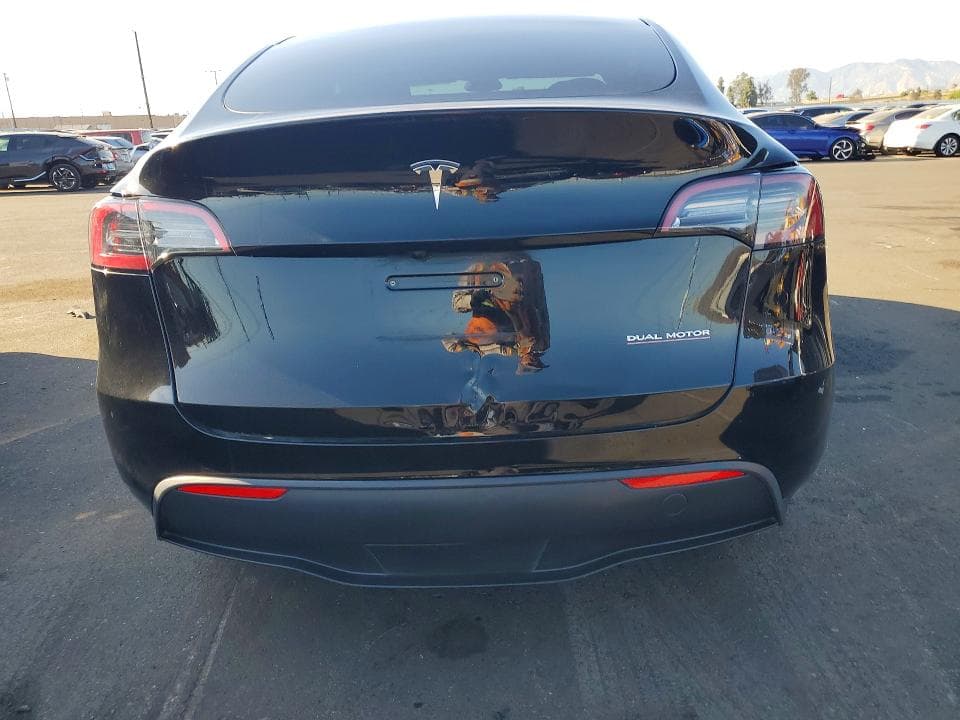 2023 TESLA MODEL Y 6