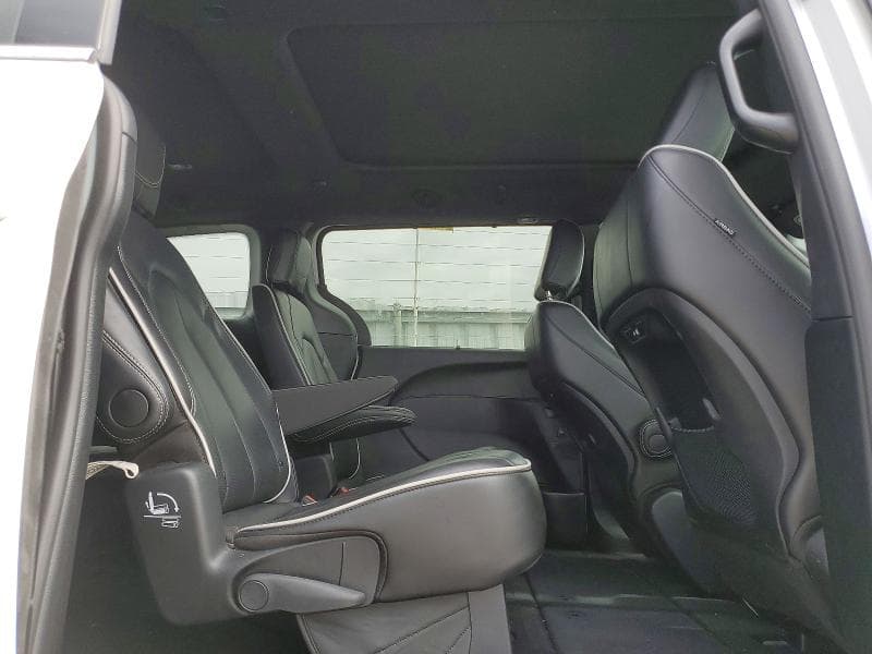 2026 CHRYSLER PACIFICA LIMITED 11