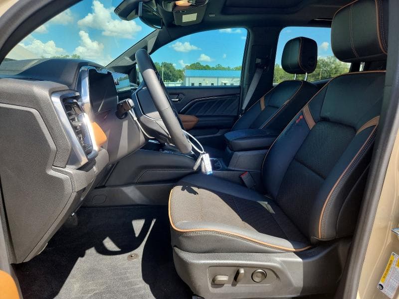2024 GMC CANYON AT4 7