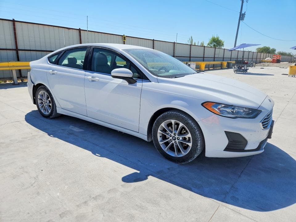 2019 FORD FUSION SE 4