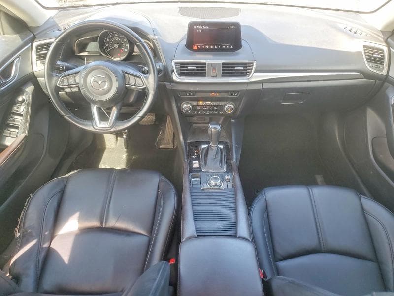 2017 MAZDA 3 TOURING 8