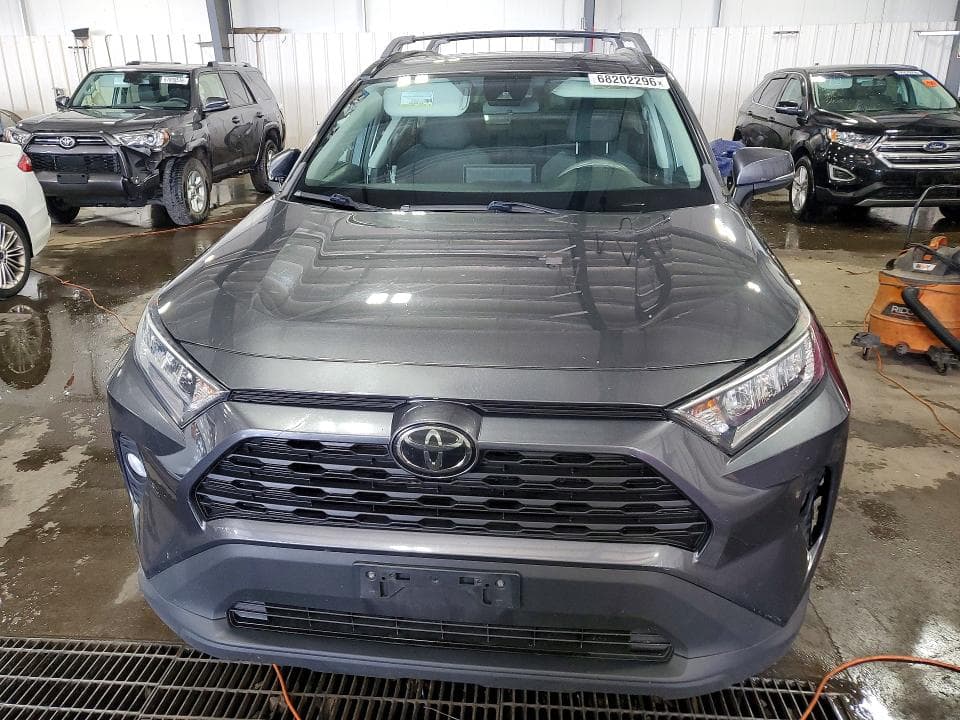 2019 TOYOTA RAV4 XLE 5