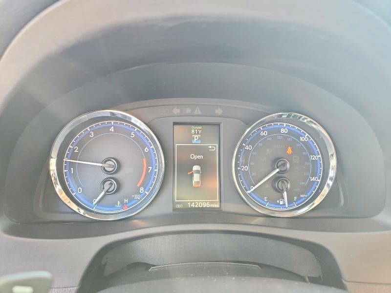 2018 TOYOTA COROLLA SE 9