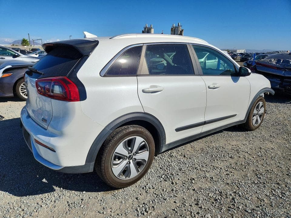 2019 KIA NIRO LX 3