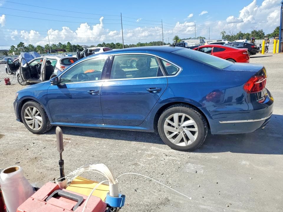 2018 VOLKSWAGEN PASSAT SE 2