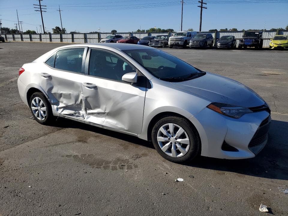 2017 TOYOTA COROLLA LE 4