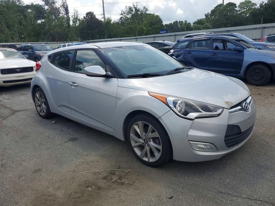 2017 HYUNDAI VELOSTER BASE 4