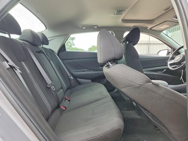 2025 HYUNDAI ELANTRA SEL 10