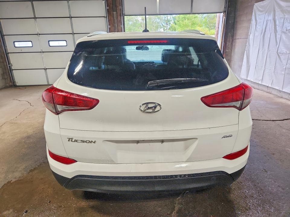 2017 HYUNDAI TUCSON SE 6