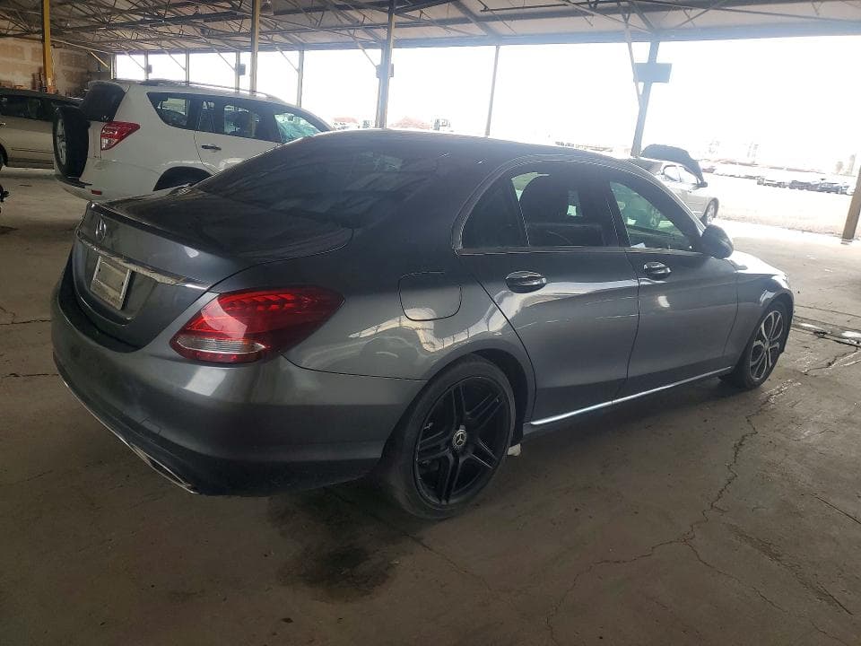 2017 MERCEDES-BENZ C 300 3
