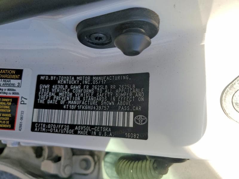 2017 TOYOTA CAMRY SE 12