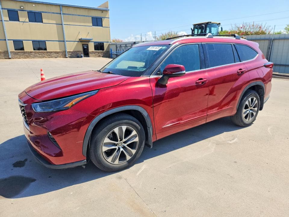2022 TOYOTA HIGHLANDER XLE
