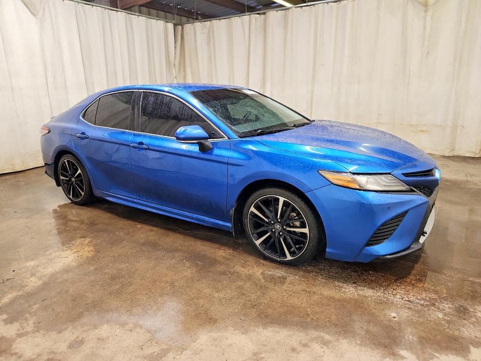 2018 TOYOTA CAMRY XSE 4