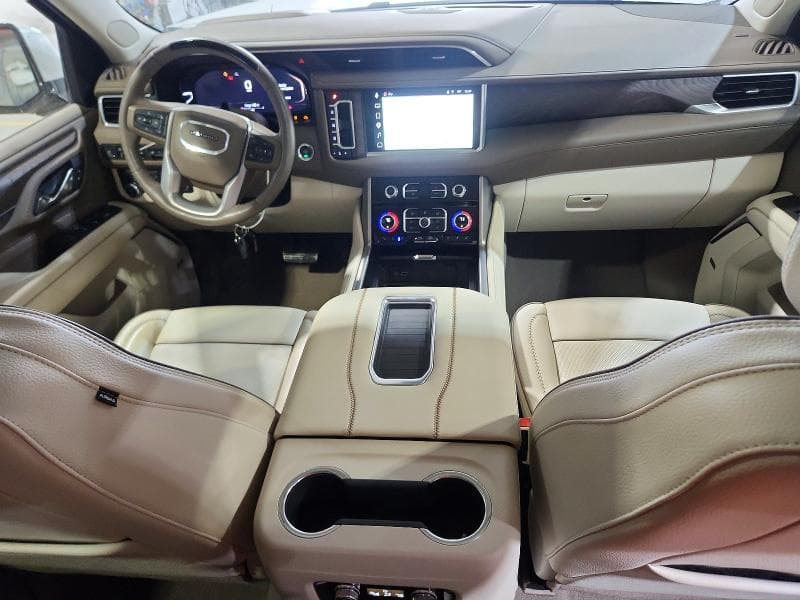 2023 GMC YUKON DENALI 8