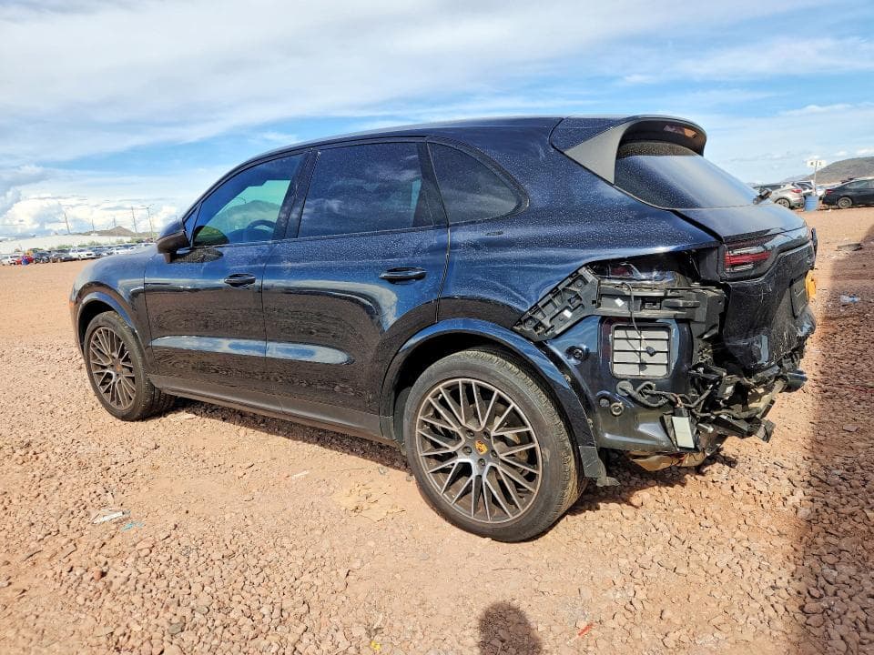 2022 PORSCHE CAYENNE 2
