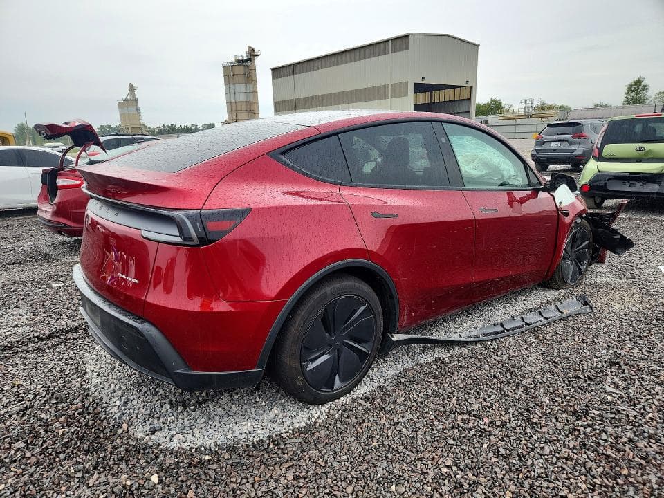 2026 TESLA MODEL Y 3