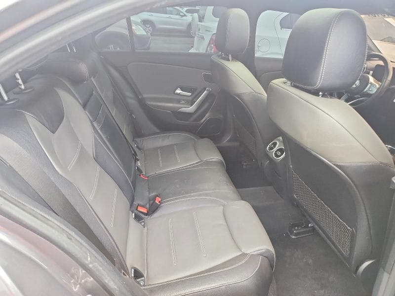 2019 MERCEDES-BENZ A 220 10