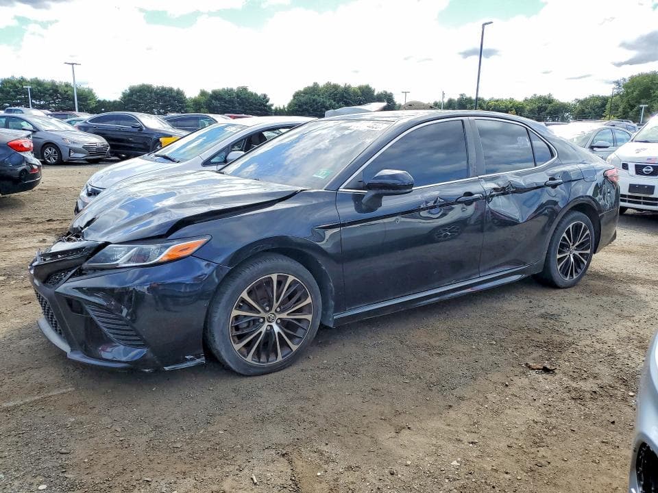 2018 TOYOTA CAMRY SE