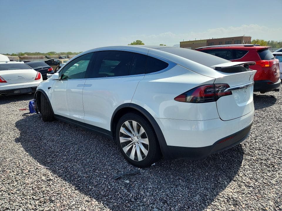 2020 TESLA MODEL X 2