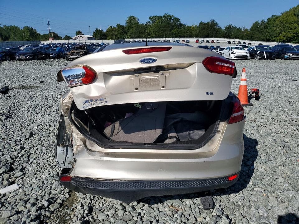 2017 FORD FOCUS SE 6