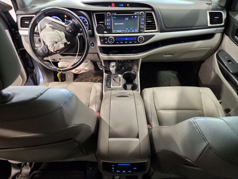 2017 TOYOTA HIGHLANDER XLE 8