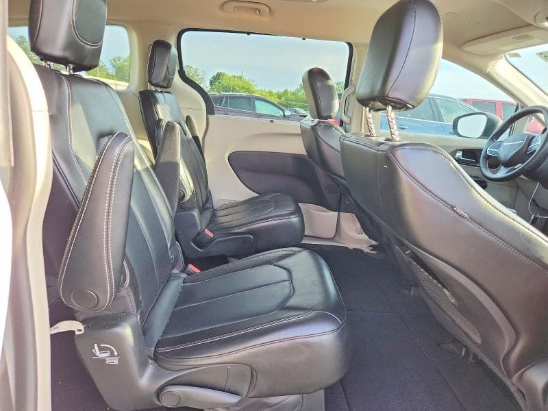 2021 CHRYSLER VOYAGER LXI 11
