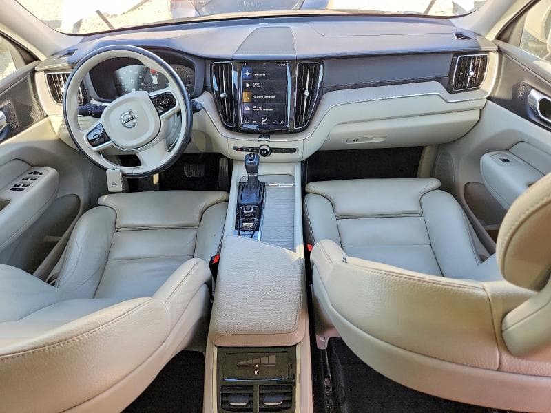 2018 VOLVO XC60 T6 8