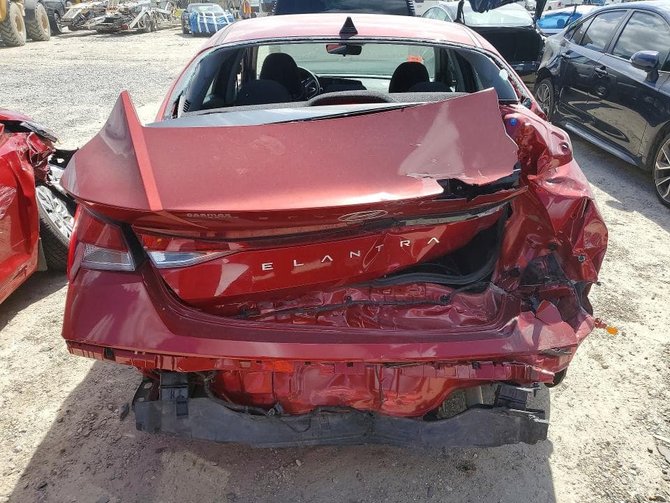 2025 HYUNDAI ELANTRA SE 6