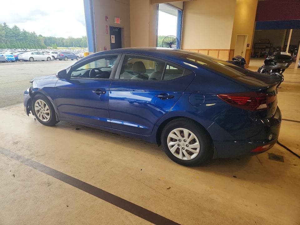 2019 HYUNDAI ELANTRA SE 2