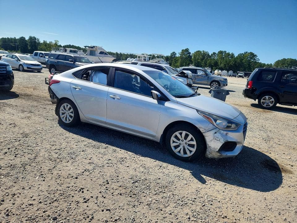 2018 HYUNDAI ACCENT SE 4