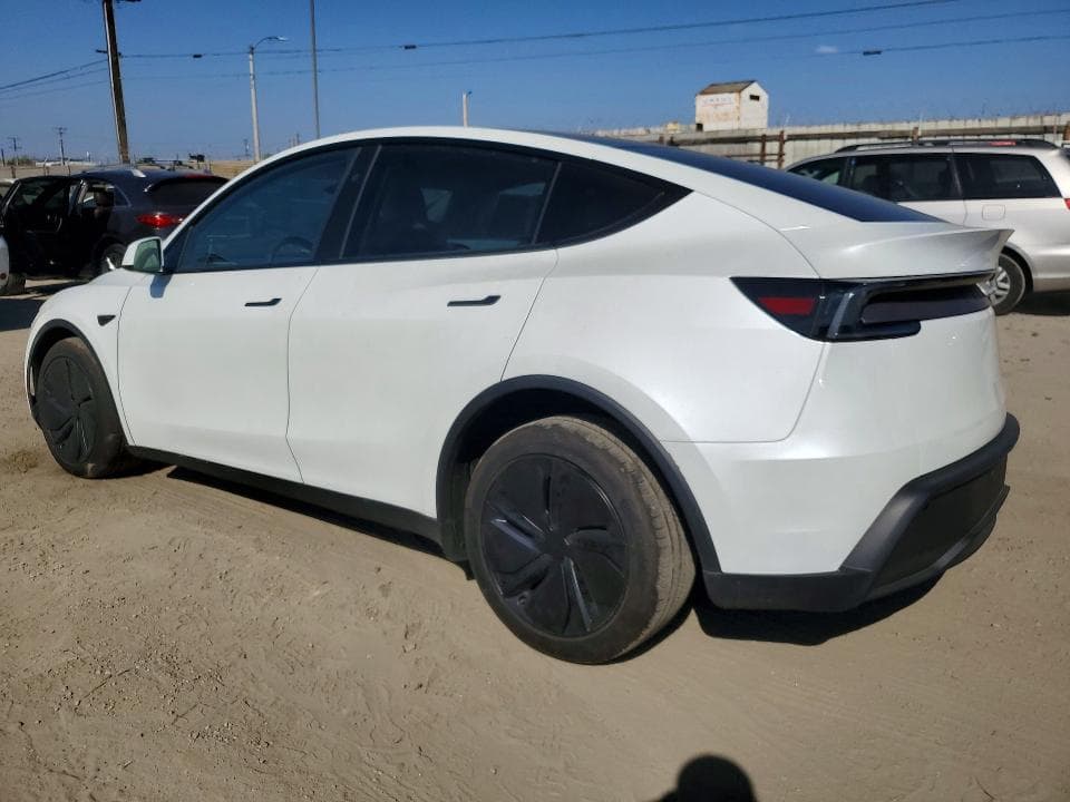 2026 TESLA MODEL Y 2